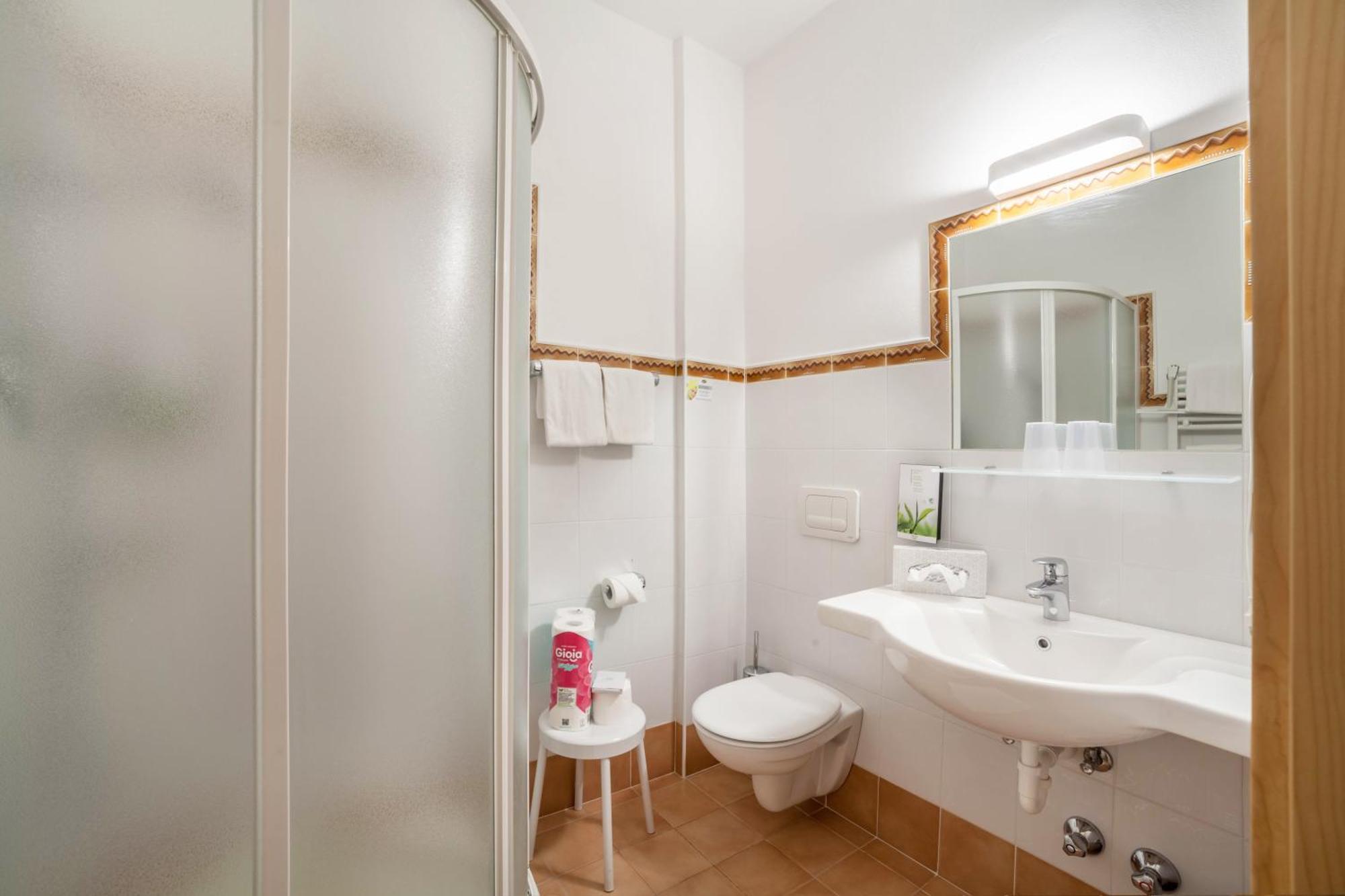 Hotel-Garni Appartement Gartenheim 첸나 외부 사진