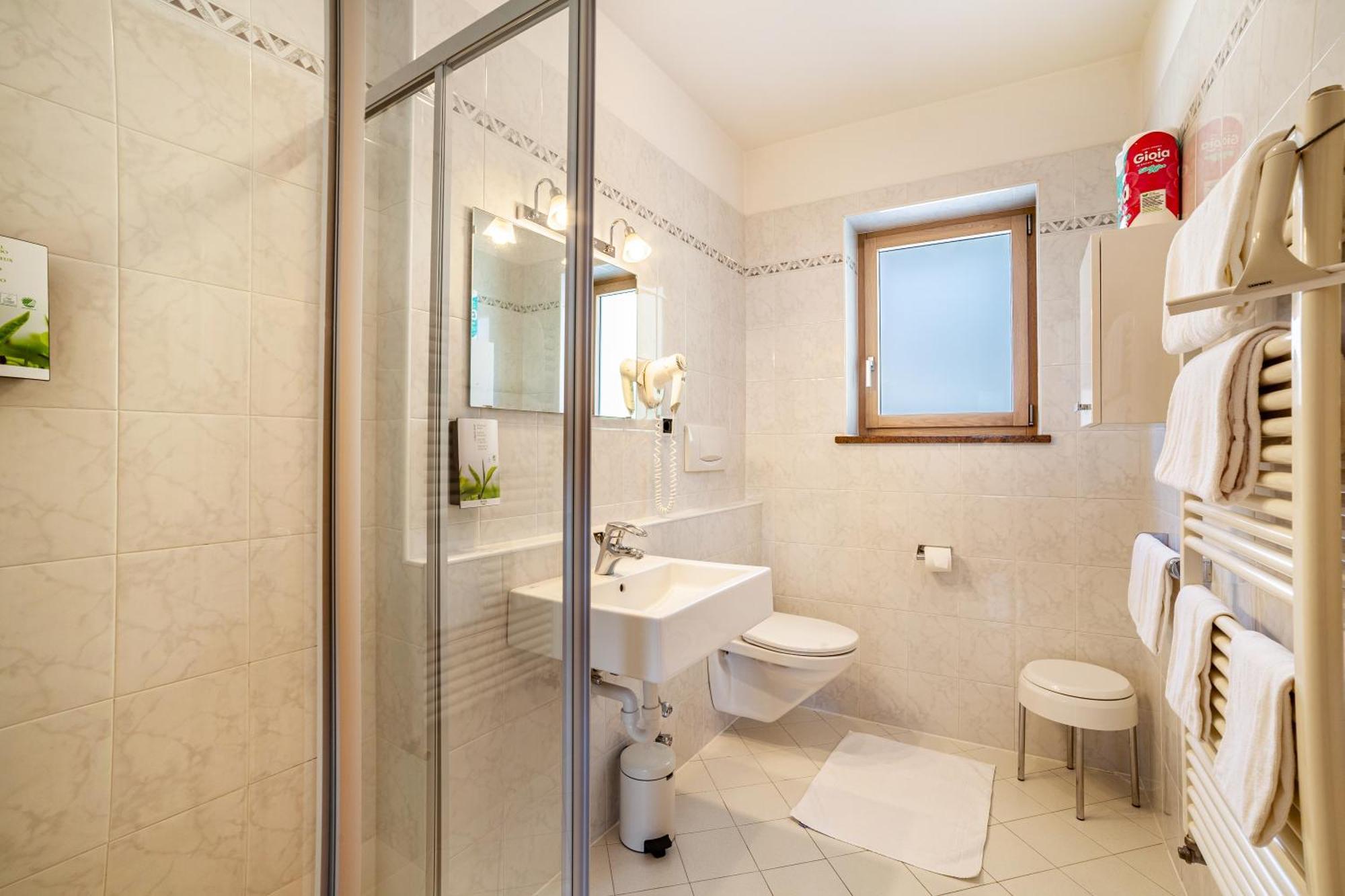 Hotel-Garni Appartement Gartenheim 첸나 외부 사진