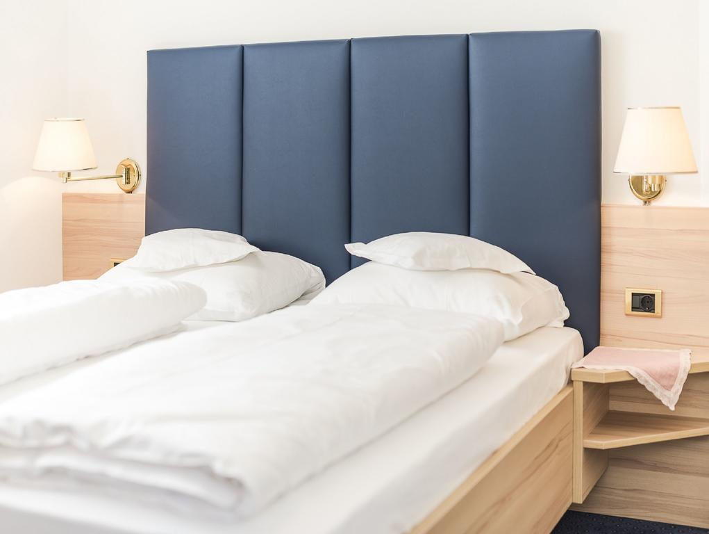Hotel-Garni Appartement Gartenheim 첸나 외부 사진